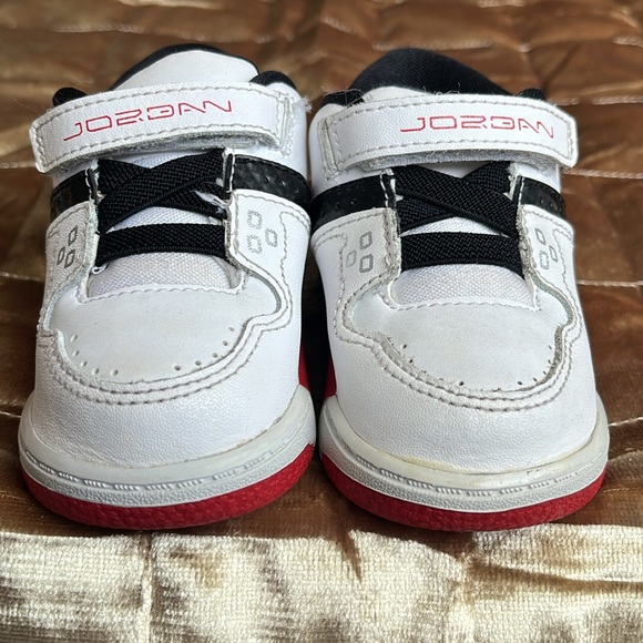 Nike Air Jordan Flight 23 - Picture 2 of 8